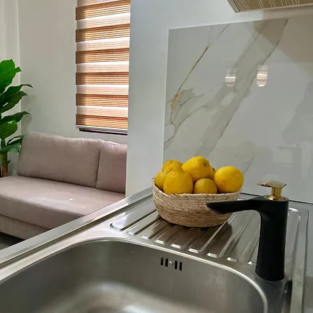 茵穆佩尔酒店 Dhërmi