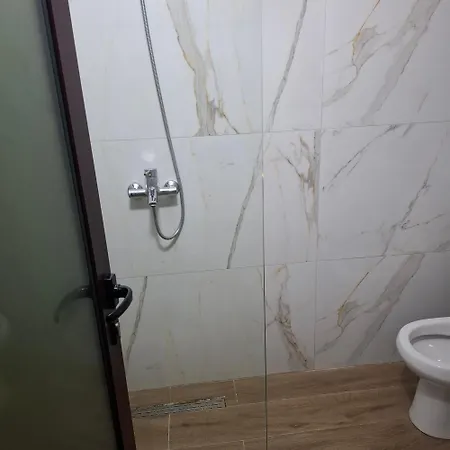 茵穆佩尔酒店 3* Dhërmi